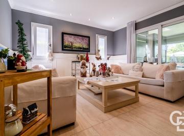Casa · 263m² · 6 Ambientes · 2 Cocheras · Venta - Casa 6 Ambientes - Suite en Planta Baja - Noreste - Barrio Privado Ayres Plaza