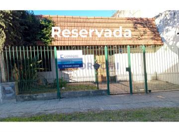 Casa · 147m² · 4 Ambientes · 2 Cocheras · Reservada! Casa en Lanús Oeste de 4 Ambientes con Garaje y Fondo Libre