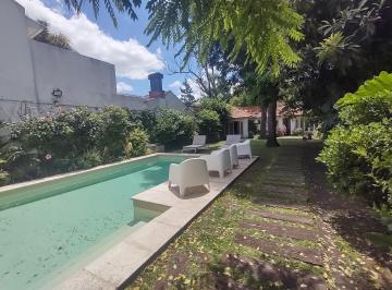 Casa · 195m² · 4 Ambientes · 2 Cocheras · Chalet en Venta Barrio Ingles Las Lomitas Pileta Apto Credit