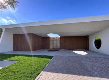 Casa · 161m² · 8 Ambientes · 2 Cocheras · Venta Casa Funes Vida Barrio Cerrado 3 Dorm. Piscina Estrenar