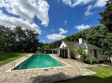 Casa · 750m² · 7 Ambientes · 4 Cocheras · Residencia de 6 Ambientes en Venta en Barranca de San Isidro