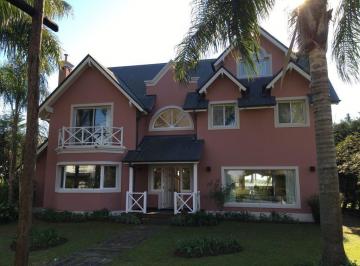 Casa · 260m² · 6 Ambientes · Venta y Alquiler Temporario Casa en Isla Santa Monica, Delta
