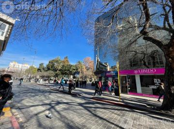 Local comercial · 215m² · Local Comercial - Venta - Sobre Rivadavia a m de Plaza San Martín - Pleno Centro de Córdoba