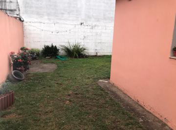 Patio · Casa en Venta - B° Los Granados - Usd $47.000