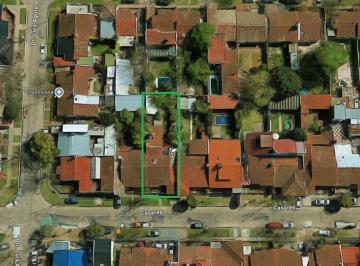 Casa · 105m² · 3 Ambientes · 1 Cochera · Chalet en Venta en Quilmes Oeste