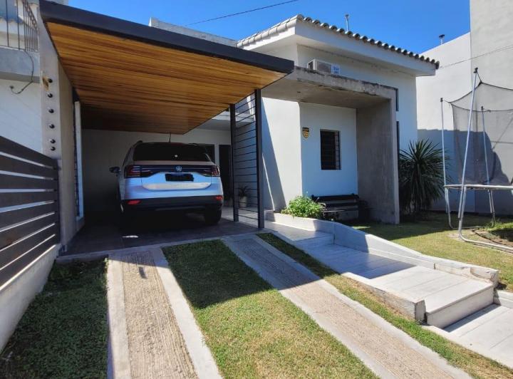 Casa · 180m² · 3 Dormitorios · 1 Cochera