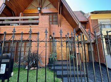 Casa de 5 ambientes, Almirante Brown · Chalet 5 Ambientes - Pileta - Quincho - Adrogué.