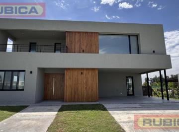Casa · 250m² · 4 Ambientes · 2 Cocheras · Casa en Venta La Calesa - Pilara Cc