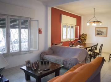 Casa · 218m² · 5 Ambientes · 1 Cochera · Casa de 5 Ambientes con Cochera en Venta en Florida