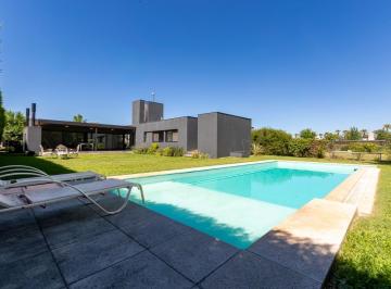 Casa · 150m² · 3 Dormitorios · 2 Cocheras · Venta/permuta - Casa de 3 Dorm.. Puerto Roldán.