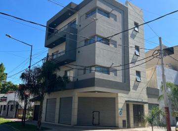 Departamento de 2 ambientes, Lanús · Hermoso 2 Ambientes Muy Amplio con Patio