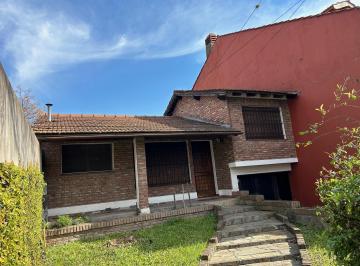Casa · 160m² · 5 Ambientes · 3 Cocheras · San Isidro, Venta, Casa de 4 Ambientes P/ Reformar, Posibilidad de Recibir Depto Parte de Pago