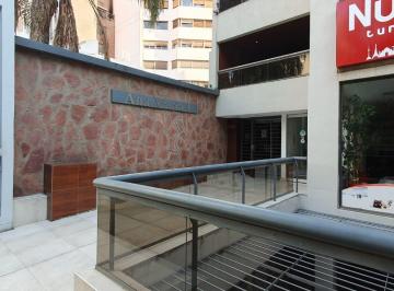 Oficina comercial · 101m² · 2 Ambientes · Oficina de 110 m² en Subsuelo con Patio en Calle Chile Al 200 U$110.000.