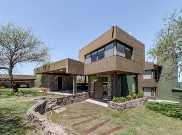 Casa · 386m² · 5 Ambientes · 2 Cocheras · Excelente Propiedad. Venta en Posta Carreta. Calamuchita – Cód..
