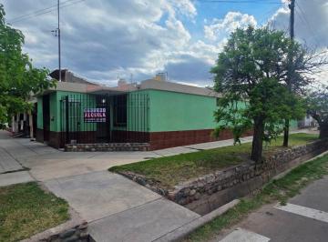 Barrio Canciller. Santiago Pezutti 994, esquina 22 de Diciembre. frente Escuela  · Maipu