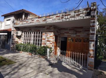 Casa de 3 ambientes, Quilmes · Casa 3 Ambientes con Garage Pasante y Espacio Verde, Bernal Oeste