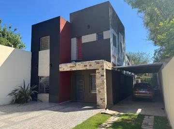TAV-TAV-6907_2 · Apta Credito - Casa en Parque Leloircon Pileta, Parrilla y Más