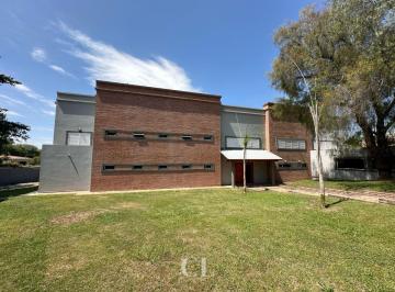 Casa de 7 ambientes, Villa Lago Azul · Casa con Costa de Lago de 7 Habitaciones con Pileta en Venta Semi Privado Lago Azul