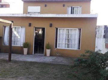 Casa · 72m² · 3 Ambientes · 1 Cochera · Casa en Venta - 2 Dorm. 1 Baño - 200 m² - San Bernardo del Tuyú