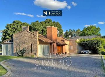 Casa · 340m² · 5 Ambientes · 2 Cocheras · Casa en Venta de 340 m² en Haras El Argentino Farm Club de Lujan