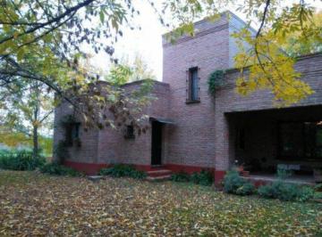 Casa de 3 ambientes, La Plata · Casa de Campo Moderna – 5 Hectáreas. 143 y Diagonal 630. Arana
