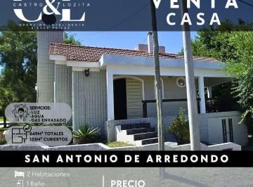 Casa · 125m² · 5 Ambientes · 1 Cochera · Se Vende Chalet de 2 Dorm. C/pileta en San Antonio de Arredondo