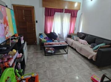 Casa · 80m² · 3 Ambientes · 3 Cocheras · Casa con Gran Parque