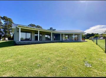 Casa · 180m² · 4 Ambientes · Casa en Alquiler Arenas del Sur