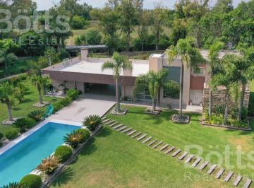 Casa · 8400m² · 4 Dormitorios · Casa de Alto Nivel en Cortines - Lujan