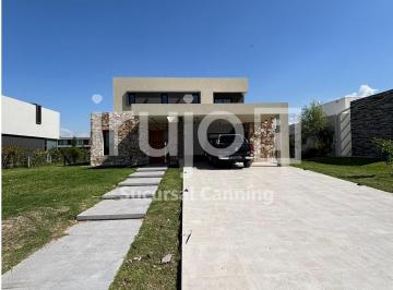 Casa · 210m² · 5 Ambientes · 2 Cocheras · Casa 5 Amb en Venta en Barrio Privado Terralagos - Canning