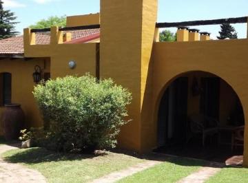 Casa · 140m² · 4 Ambientes · 2 Cocheras · Casa en Venta 3 Dorm. Lago Azul, Santa Cruz del Lago