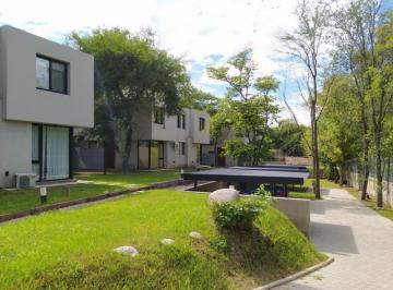 Casa · 150m² · 5 Ambientes · 1 Cochera · Casa en Venta 3 Dorm. en La Carolina Housing Costa