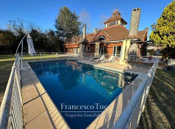 Casa · 280m² · 4 Ambientes · 2 Cocheras · Casa en Alquiler Anual en La Tradición con Piscina