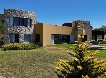 Casa · 776m² · 6 Dormitorios · Los Acantilados - Magnifica Residencia Sobre 23.900 m² de Tierra