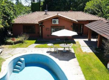 Casa · 195m² · 3 Ambientes · 1 Cochera · Casa 3 Ambientes en Venta en El Trebol con Pileta