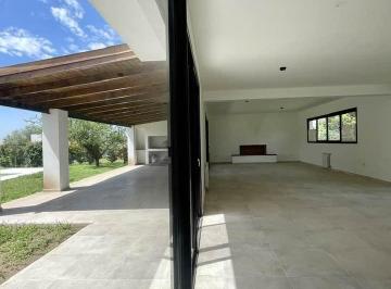 Casa · 255m² · 3 Dormitorios · 2 Cocheras · Casa en Venta de 3 Dorm. en Barrio Privado Causana con Escritura - Pileta