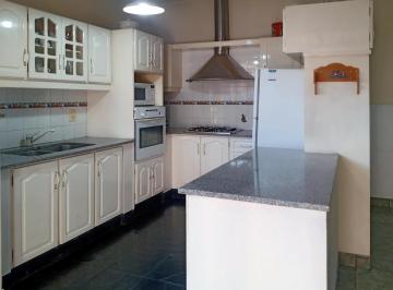 Casa · 232m² · 6 Ambientes · Venta/permuta - Casa de 3 Dorm. con Cochera y Local Comercial. Bella Vista, Rosario.