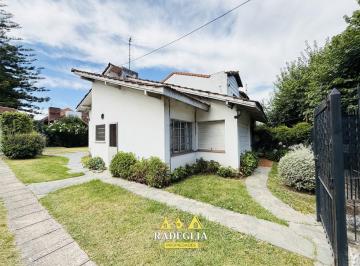 Casa de 4 ambientes, Almirante Brown · Venta de Casa 4 Ambientes en Adrogué, Almirante Brown