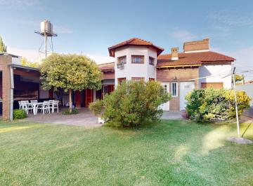 Casa · 165m² · 5 Ambientes · 3 Cocheras · Casa en Venta La Plata