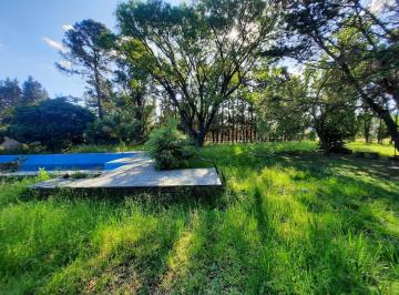 Terreno · 2530m² · 2 Dormitorios · Venta Funes 2 Lotes con Edificación a Reciclar 2 Dorm. y Pileta Parque Forestado