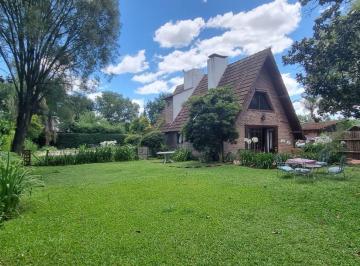 Quinta vacacional · 140m² · 4 Ambientes · 7 Cocheras · Quinta en Venta en Pilar