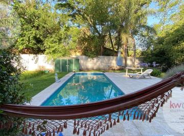 Casa · 72m² · 4 Ambientes · 1 Cochera · Casa en Pilar Centro de 4 Ambientes con Pileta