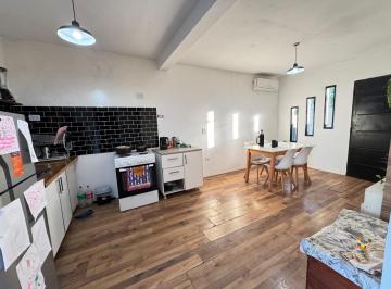 Casa · 54m² · 2 Ambientes · 1 Cochera · Casa en Venta en del Viso con Patio