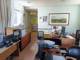 Oficina comercial · 75m² · 4 Ambientes · Oficina en Venta en Monserrat