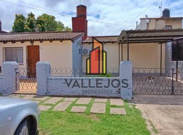 PH de 3 ambientes, General San Martín · Venta Casa en PH Al Frente Cochera y Parque | San Andrés