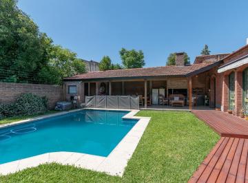 Casa · 337m² · 5 Ambientes · Casa en Venta en Villa Adelina