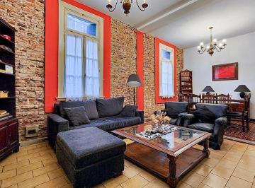 Casa · 147m² · 6 Ambientes · Venta Casa 4 Dorm. en Esquina con Patio Terraza Reciclada Flores