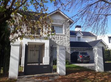 Casa · 400m² · 5 Ambientes · 2 Cocheras · Casa en Venta - 4 Dorm. 3 Baños - Cocheras - 660 m² - Mar del Plata