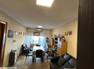 Departamento de 3 ambientes, Once · Av Pueyrredon 300 Departamento 3 Ambientas Al Frente C Dpcia Seevicio