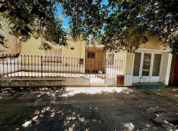 Casa · 166m² · 4 Ambientes · 1 Cochera · Se Vende Casa 3 Dormit. a Reciclar en Barrio Jardin